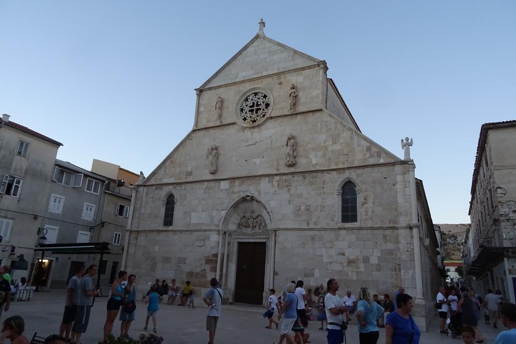 Rija * Pag Town