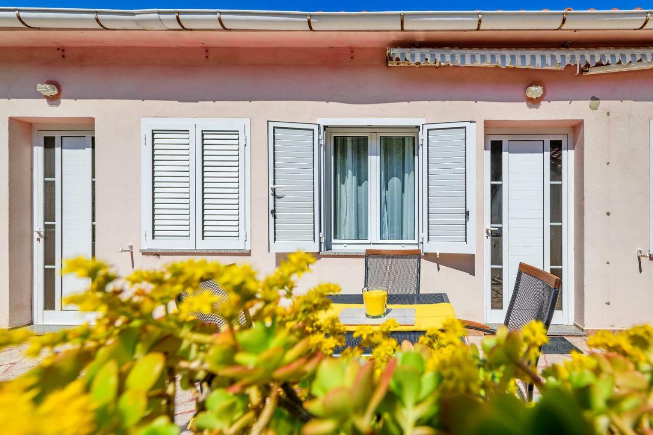 Apartment Rija *