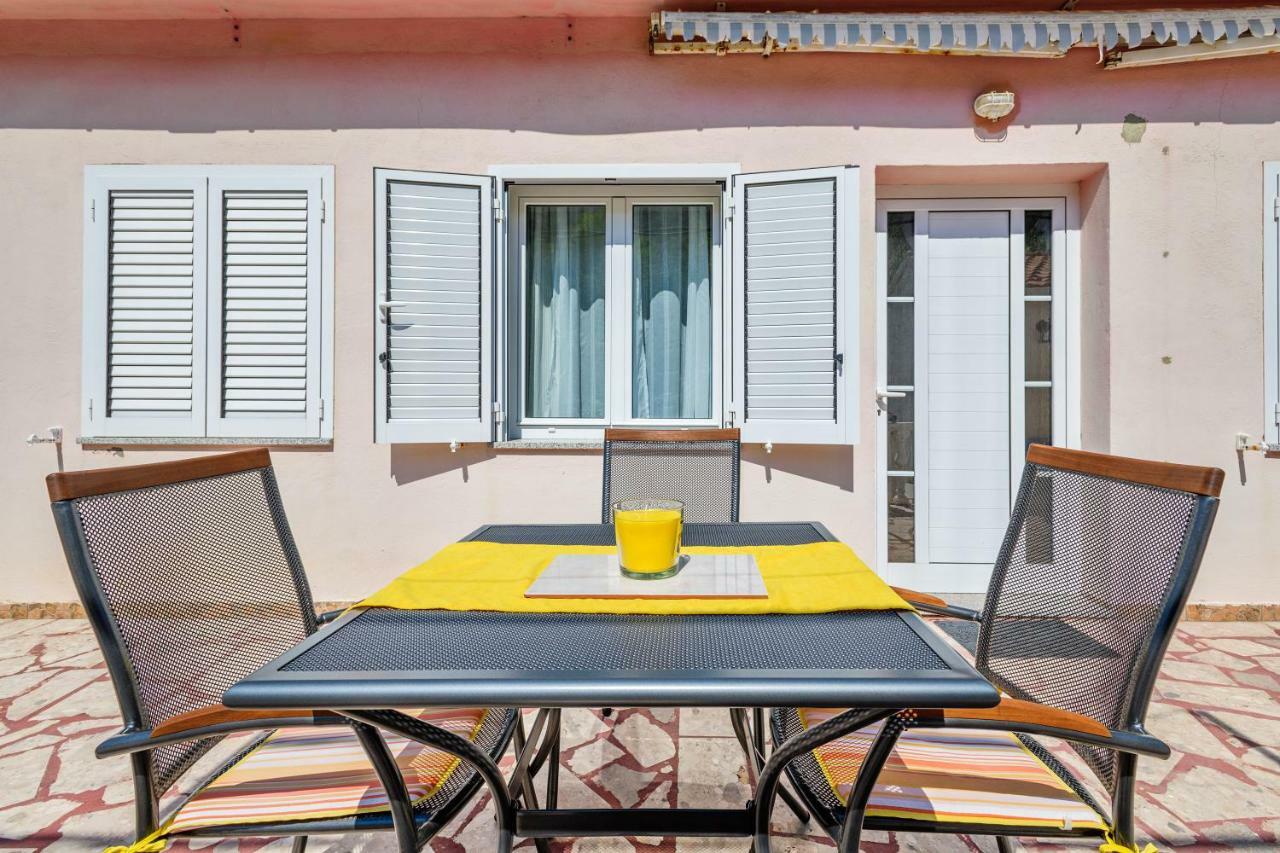 Apartment Rija *